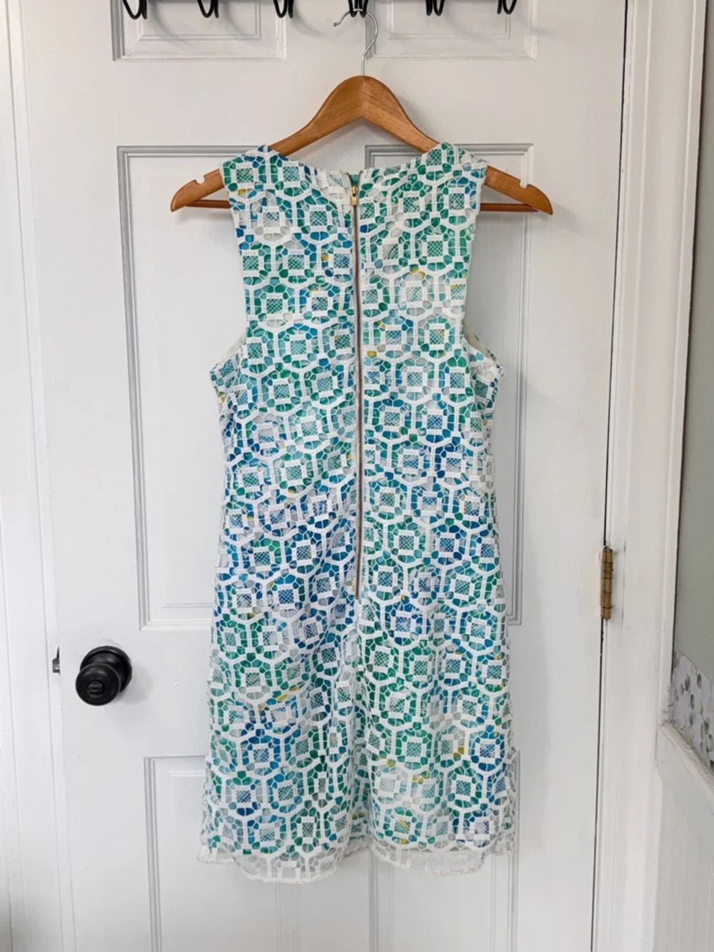 Lilly Pulitzer Blue-Green Lace Sheath Dress with White Trim - Picture 8 of 9